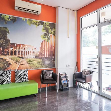 Reddoorz At Tirta Mansion Paramount Gading Cicayur Exteriér fotografie