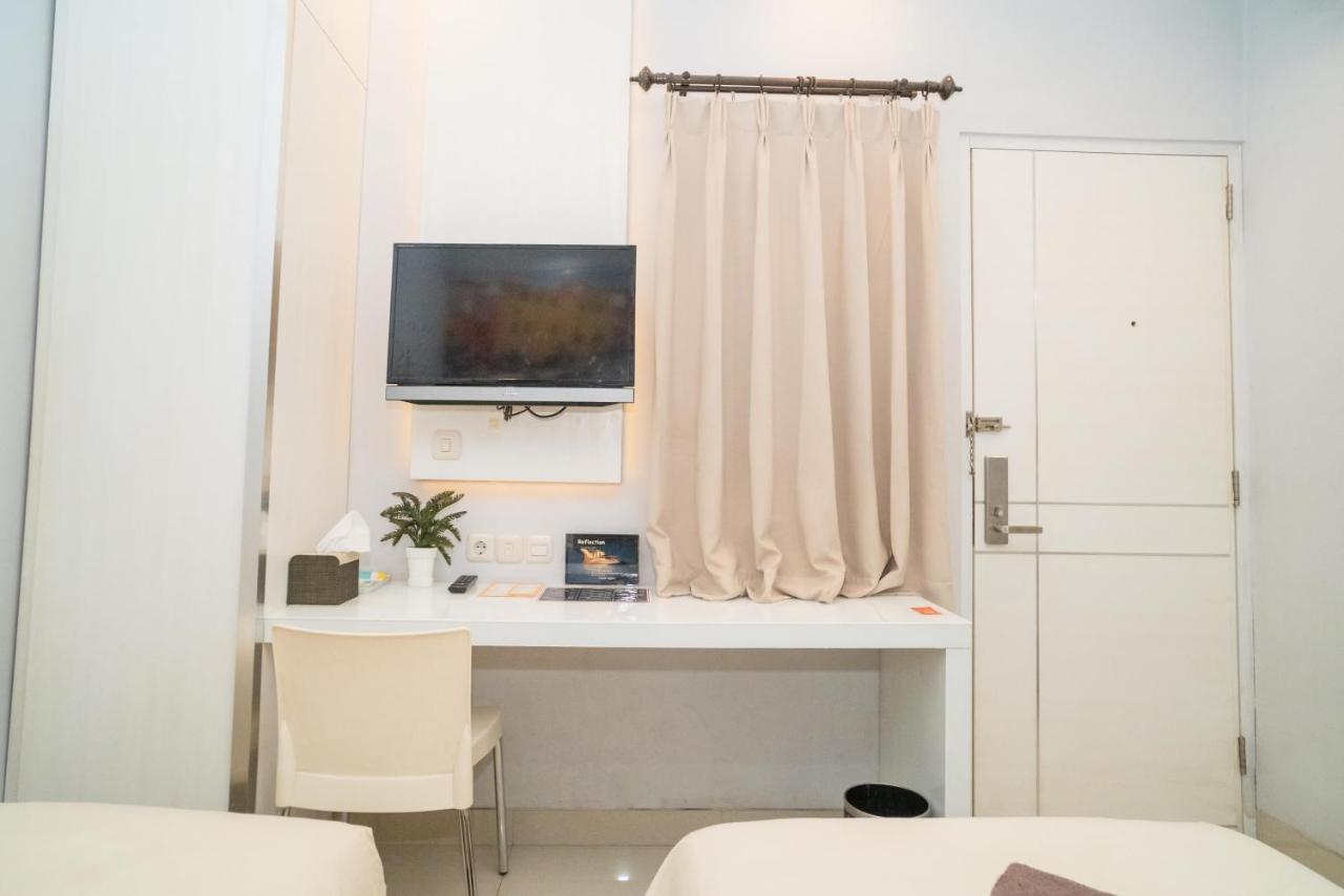 Reddoorz At Tirta Mansion Paramount Gading Cicayur Exteriér fotografie